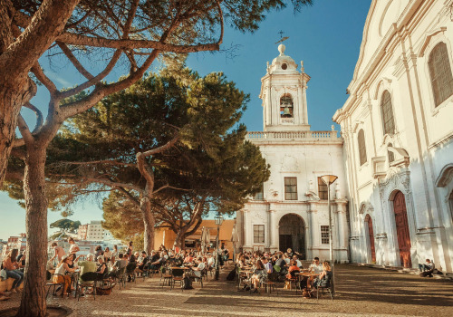 How to Save Money on International City Breaks: A Comprehensive Guide